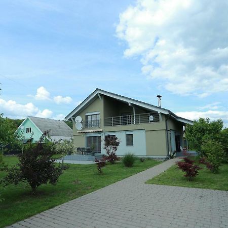 Hotel Sentis Uschhorod Exterior foto