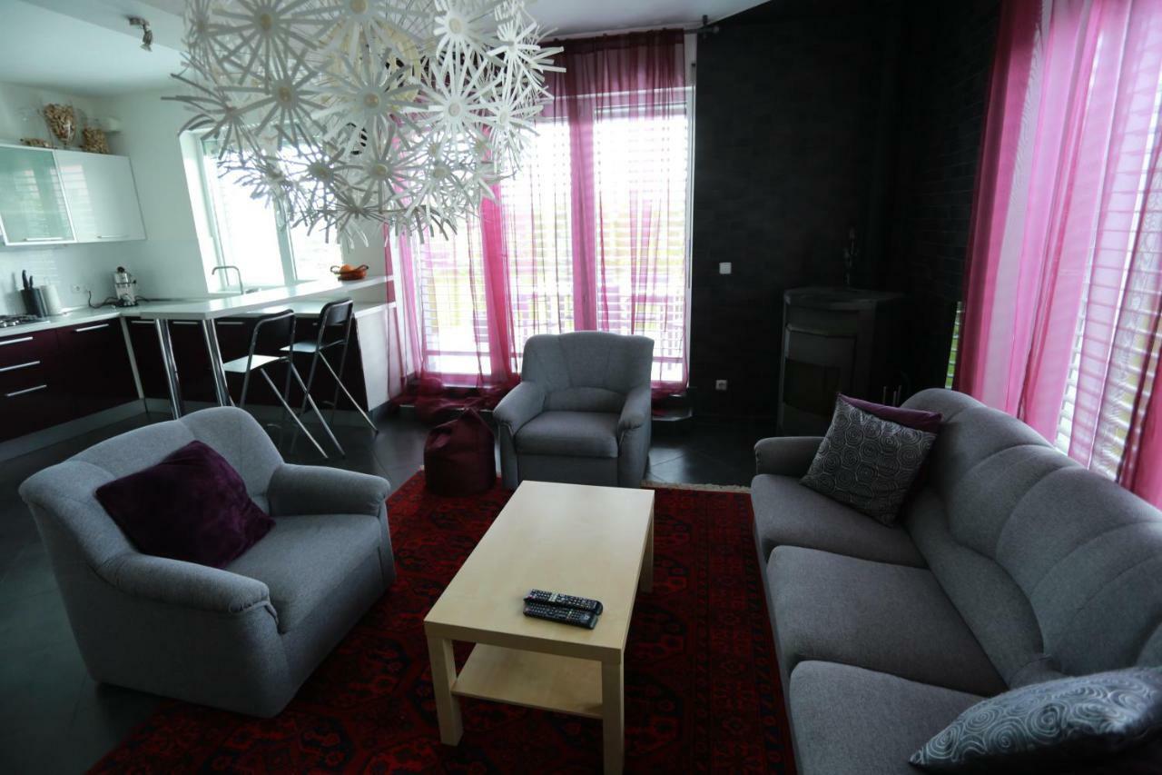 Hotel Sentis Uschhorod Exterior foto