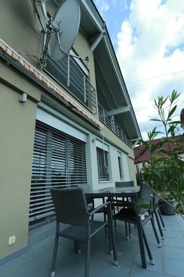 Hotel Sentis Uschhorod Exterior foto